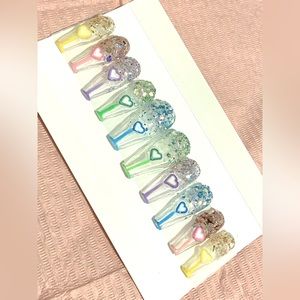 Medium length hand made gel press on nails. Coffin tip